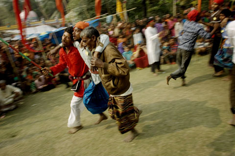 TS 20070130 ashura manikganj 0575